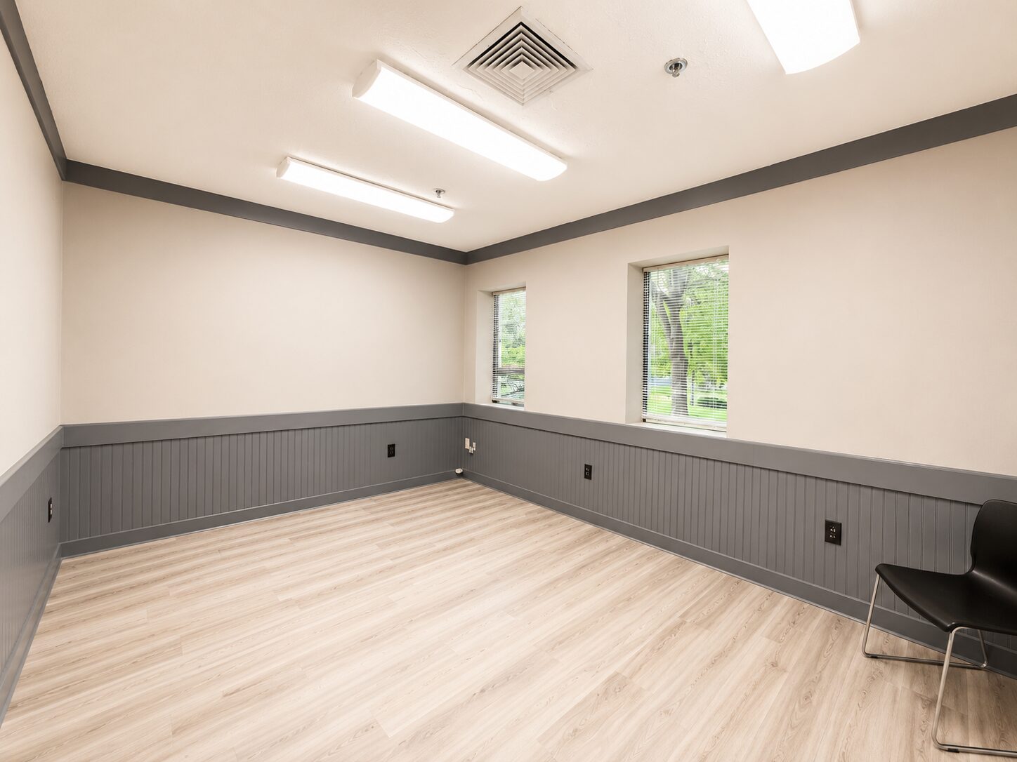 Bright corner suite